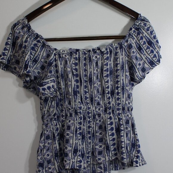Patrons of Peace NWOT Blue and White Floral Boho Smocked Waist Top (M) - Picture 3 of 6